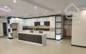 واحد۱۳۰متر/۳خواب/برج‌پارسیا/طبقات‌میانی/دریاچه