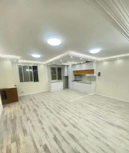 طبقه ۹۲ متری/راه جدا/بازسازی شده/منطقه ناب