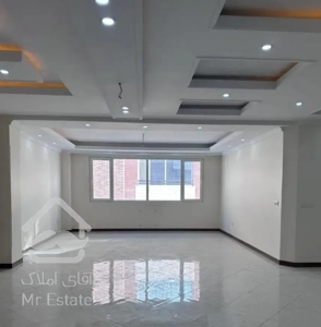 ۱۱۹ متر ۳ خواب فول امکانات ۲ پارکینگ سندی