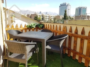 ۲۵۰ متر / ۳ خواب / شهرک غرب / ویلایی ۱ از ۲ / فول بازسازی / ویو ابدی