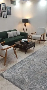 اجاره ۶۱متری خوش نقشه روبه حیاط و افتاب