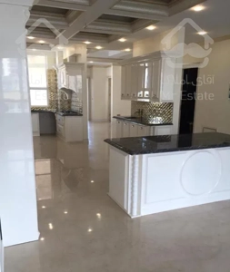 ۱۹۰ متر ۳ خواب نوساز تک واحدی