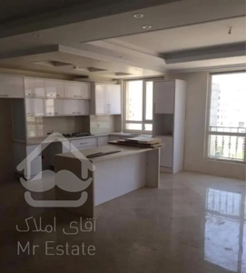 ۱۴۵ متر ۳ خواب ۳ ساله تخلیه ۲ پارکینگ سندی