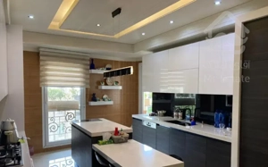 الهیه فرشته / ۱۴۰ متر / طبقه آخر / زیر قیمت منطقه