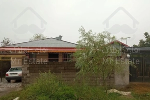 ویلا سیصد متر نود متر زیر بنا جای دنج