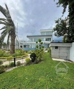 ویلا قطعه اول ساحل ۱۱۵٠ متر دو استخر سند عرصه عیان