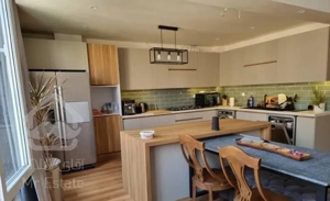 پونک ۱۴۰متر ۳خواب ۲ پارکینگ