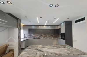 پاسداران/۱۳۳ متری/۳ خواب/۲ پارکینگ/ نوسازی