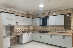 آپارتمان خیابان اصلی بهارستان غربی