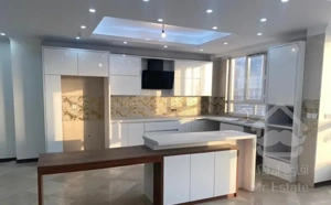 ۸۰متر بازسازی/گذر۲۰متر/۲نبش آفتاب/پارکینگ اجاره ای