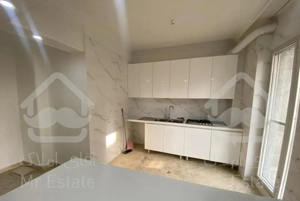 واحد روبه آفتاب سالن پرده خور