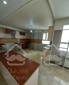 آپارتمان ۱۴۰ متری / ۳ خواب / تک واحدی