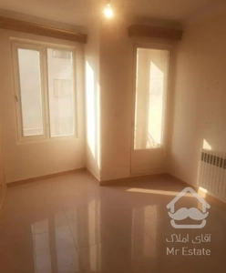 اندرزگو ۱۰۵ متر خوش نقشه(۳پارکینگ)