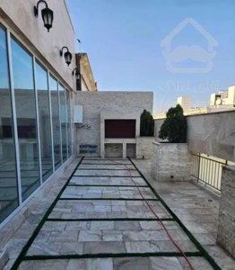 181مترپشت حاشیه وکیل اباد درب مستقل/۷۰متر حیاط