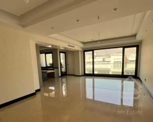 تاپ لوکیشن غرق در نور بازسازی شده
