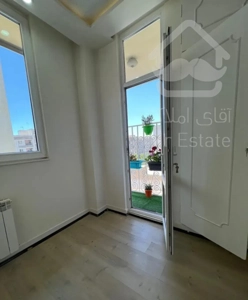 ۶۰متر ۲خواب/نوسازی شده/روبه آفتاب/چهارباغ غربی