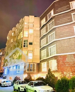 شهرک لاله ۱۴۰ متر ۲ خوابه با ۲۰ متر پاسیو