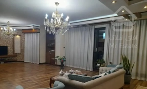 اپارتمان ۲۵۰ متر سه خواب چهارباغ بالا