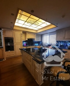 آپارتمان ۲۰۱ متر چند ساله