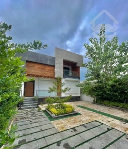 نیم پیلوت ۲۷۰متری/استخرداخل/درختان مشجر