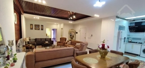 ۱۴۰ متری طبقات بالا لوکیشن جذاب