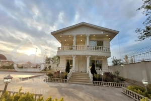 ویلا ۸۰۰ متری استخر دار جاده قلعه رودخان