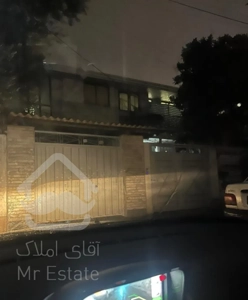 ویلایی کلنگی ۲طبقه،۳ واحد