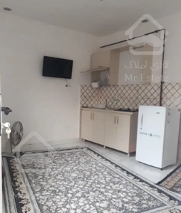 سوئیت نوساز همکف شیک داخل شهر با کولر