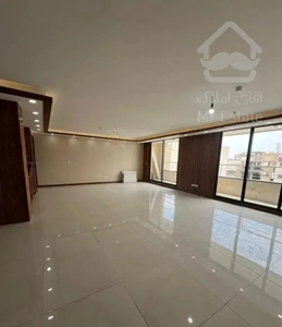 ۲۳۰متر /۳ خواب /2طرف نورگیر /