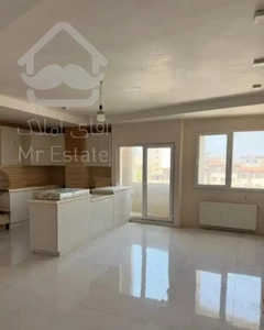 فروش آپارتمان 100متری طبقه 4 / خیابان جمهوری