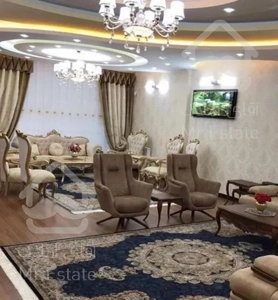 95متر/فول امکانات/خوش نقشه/پرده خور غرق نور