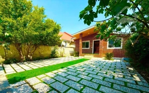 ویلاباغچه ۳۰۰متری/امضای مالک ۲/۵