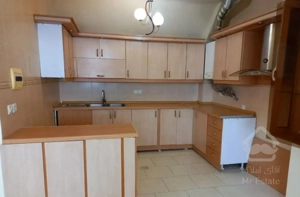 آپارتمان۹۶متری۲خواب خوش نقشه خ هشت بهشت شرقی