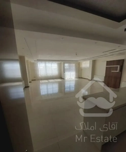 آپارتمان125متری/شیک و تمیز/خ 8بهشت غربی کوچه22