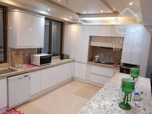 آپارتمان ۲۱۰ متر/۳خواب/فوق لاکچری/بلوار فردوس