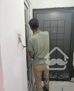 نصاب درب اتاقی و ضد سرقت و حریق