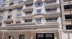 آپارتمان ۱۳۰متری بسیار شیک و اعیانی (سنددار)