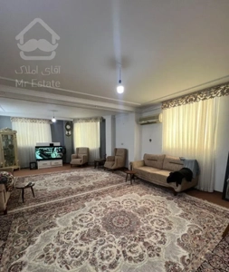 اپارتمان ۱۱۲متری تک واحدی طبقه دوم حوالی میدان حر