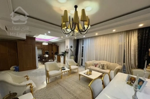 پاسداران/بوستان ها/۱۴۰متر/۳خواب/۲پارکینگ