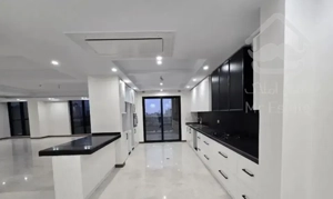 آپارتمان نوساز ۱۱۵ متر ۲ خواب ورودی لابی مجلل فوری