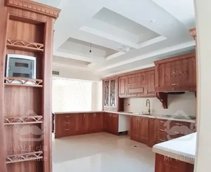 ۲۲۵متر، شمال کاخ، تراس/قابل/چیدمان