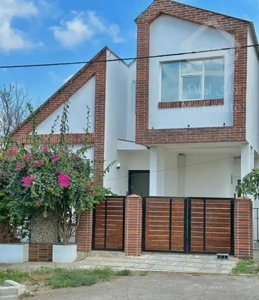 ویلاطرح دوبلکس مشجر/سندومدارک کامل/نزدیک جاده