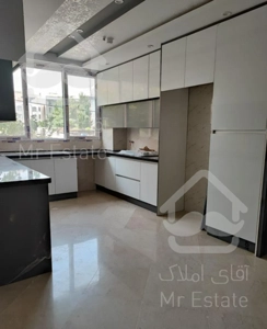 اپارتمان ۶۲ متری/پارکینگ سندی غیر/تسلیحات/وحیدیه