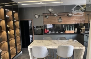 نیاوران گلسنگ ۱۳۰ متر مدرن غرق نور