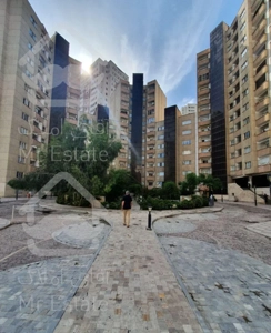 ۸۳ متر، برج قائم ( شخصی)