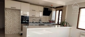 180متر آپارتمان لوکس نوسازی شده به قیمت رسیده