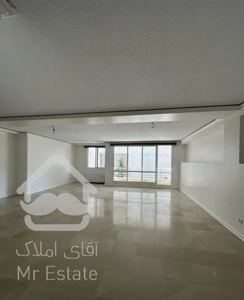 اپارتمان ۱۵۱ متری بالکن بزرگ