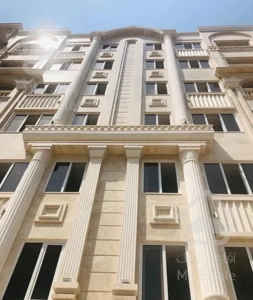 ١٥٠متری سه خواب/نبش خیابان اصلی ازادگان/دور پارک