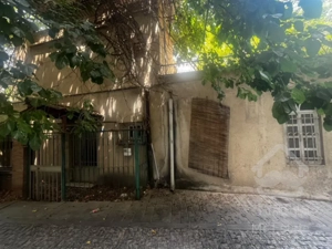 ملک کلنگی غیر قابل سکونت . انتهای بن بست