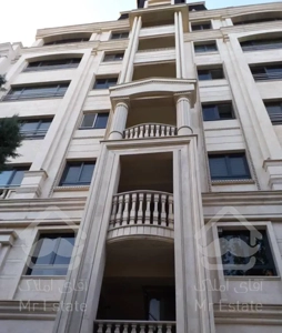 آپارتمان۱۳۱متری/دو پارکینگ/صرافها